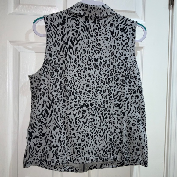 Additions by Chicos White Lepoard Print vest Sz 1 (M) Sleeveless front zip - Picture 5 of 6